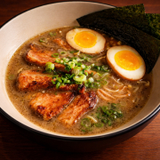 Tonkotsu Shoyu Ramen / 酱油豚骨拉面