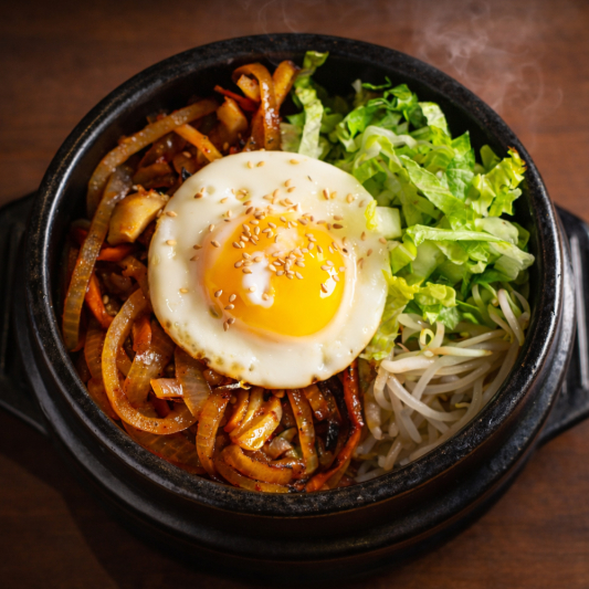 Beef Bulgogi on Stone Bowl / 牛肉石锅拌饭