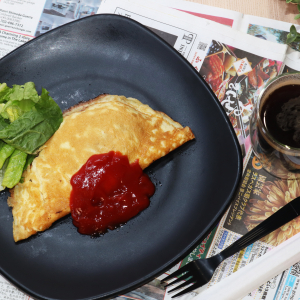 Omu-Rice (Japanese Omelette Rice)