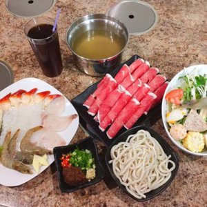 Seafood and Meat Combo 豪華海陸鍋