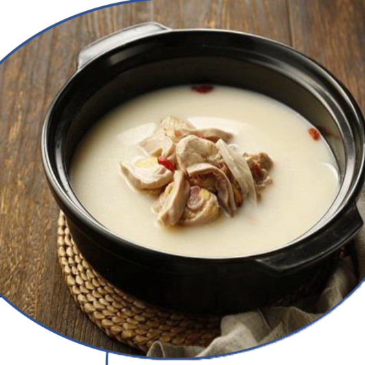 36. Soupe de nouilles aux tripes de porc et au poulet / Pork Tripe and Chicken Noodle Soup