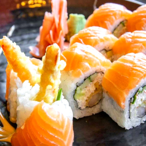 Salmon Tempura Roll (8 pcs)