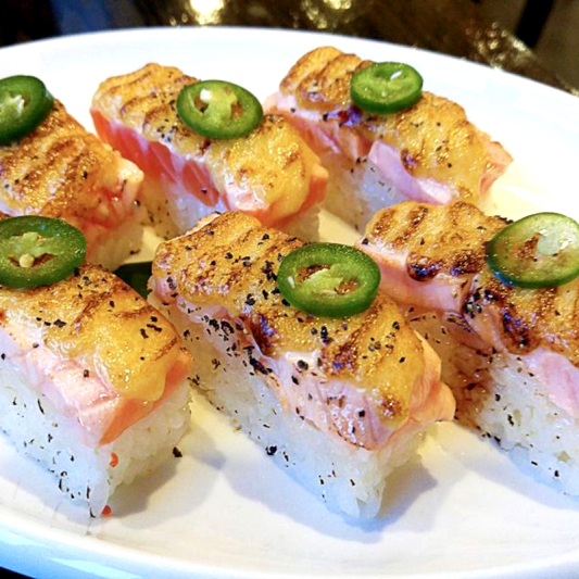 Aburi Pressed Salmon Sushi Cake (8 pcs)
