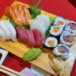 Nikko Sashimi and Maki Combination