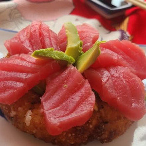 Spicy Tuna Sushi Pizza