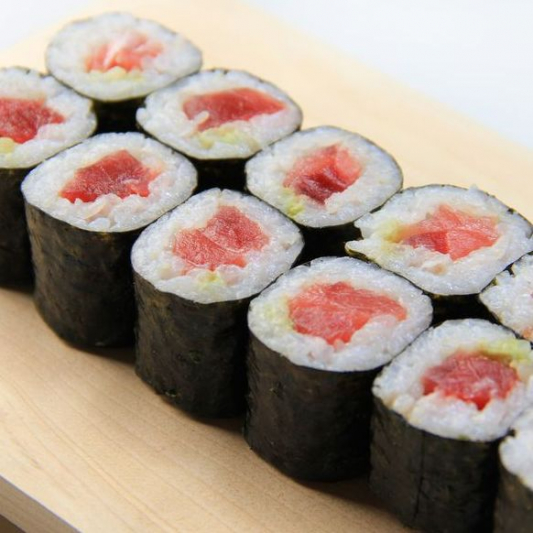 63. Tuna Roll (8 pcs)