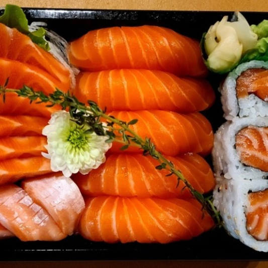 LS2. Sashimi Sushi Combo B