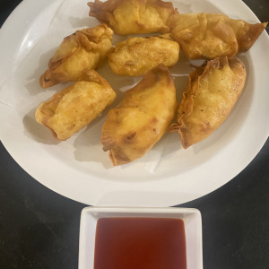 Crab Rangoon (7 pcs)