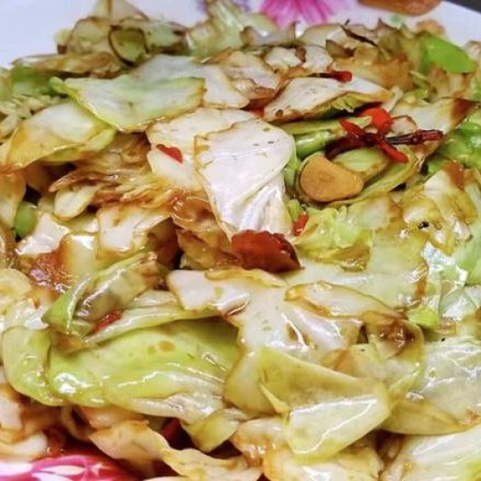 Pan-Seared Cabbage with Vinegar 火爆手撕包菜