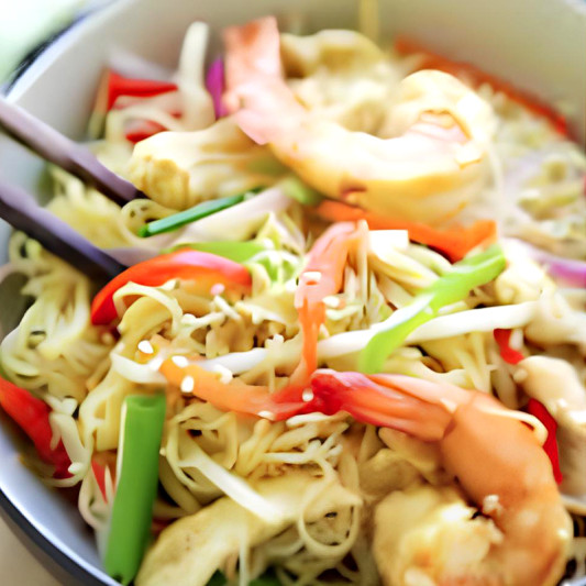 Fried Vermicelli with Shrimp and Chicken in Home Style