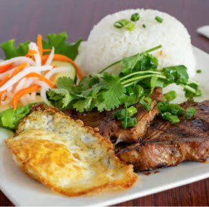 R5. Grilled Pork Chop & Fried Egg / Com Suon Trung