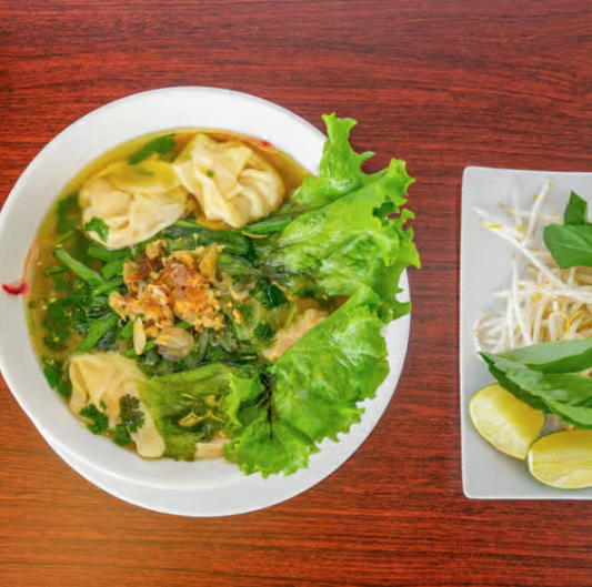 SP2. Wonton Noodle Soup / Hoanh Thanh