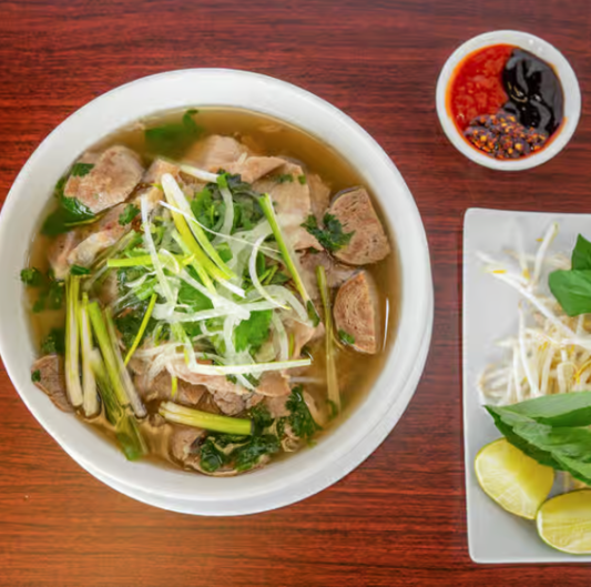 P1. Special Beef Noodle Soup / Pho Dac Biet