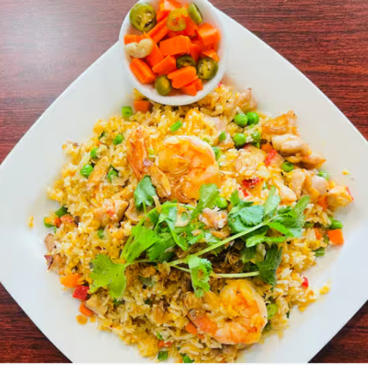 F2. Shrimp Fried Rice / Com Chien Tom