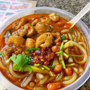 Braised Pork Intestine Sweet Potato Noodle Soup 秘制红烧肥肠粉（红薯粉)