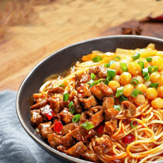 Traditional Chongqing Beef and Yellow Pea Noodles 传统重庆豌杂面（牛肉炸酱)
