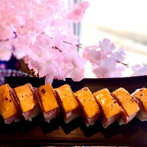 6. Cheese Tuna Roll (8 pcs)