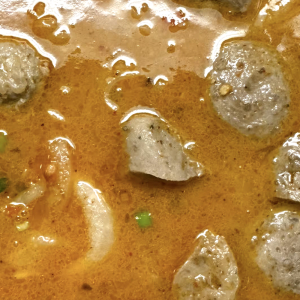 26. Sate Beef Balls Rice Noodle Soup