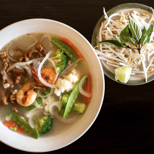 30. Charbroiled Pork, Tiger Prawns, and Mixed Vegetables in Rice Noodle Soup