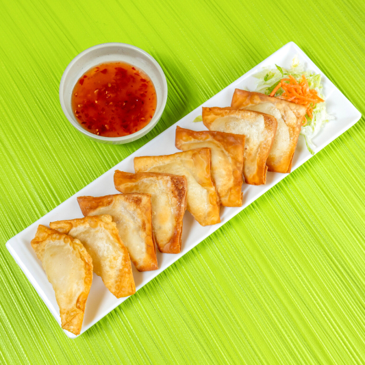 7. Crispy Shrimp Wontons with Thai Sauce (8 pcs)