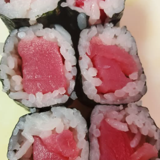 Tuna Roll (6 pcs)