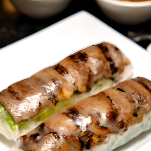 A4 Salad Fresh Rolls with Grilled Meat (Gỏi Cuốn B&ograve;/G&agrave;/Thịt) (2 pcs)