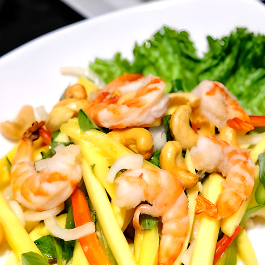 A11 Thai Green Mango Salad with Grilled Meat (Gỏi Xo&agrave;i G&agrave; / B&ograve; / T&ocirc;m)