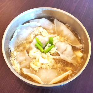 Madukuk (Dumpling Soup) with Pork 만둣국