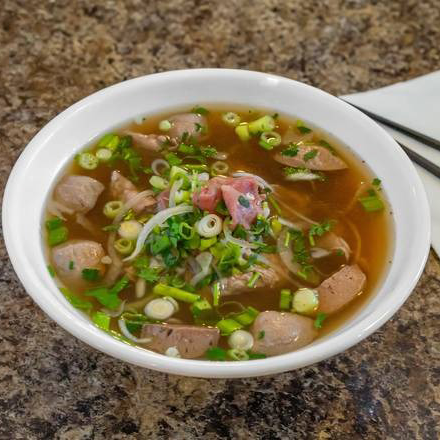 14. Rare Beef, Beef Ball Noodle Soup / Phở T&aacute;i, B&ograve; Vi&ecirc;n