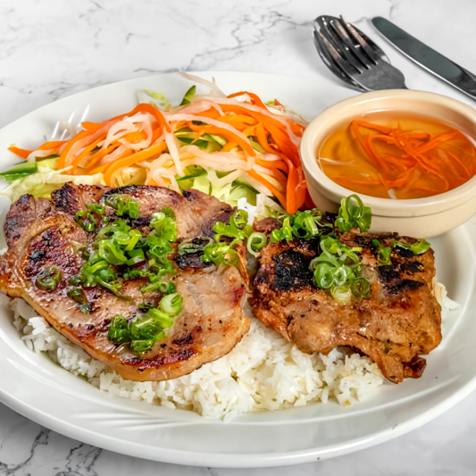 56. Grilled Lemongrass Chicken & Pork Chop with Steamed Rice (Cơm Sườn, G&agrave; Nướng Sả) (烤檸檬草雞豬排配飯)