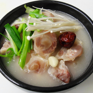 4. Doganitang Soup  도가니탕 