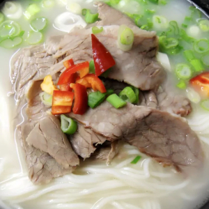 3. Special Seolleongtang Soup 특설렁탕 