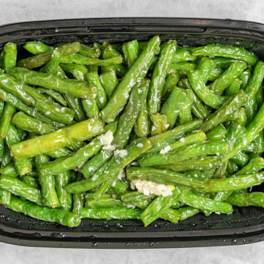 E7. Green Beans with Garlic Sause
