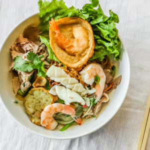 Seafood & Pork Garlic Noodles (Hu Tieu Kho)