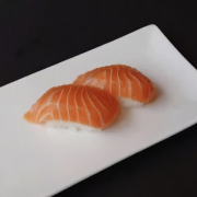Salmon Nigiri (2 pcs)