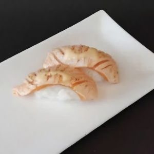 Seared Tuna Nigiri (2 pcs)