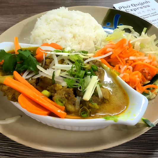 40. Curry Chicken with Steamed Rice / Cơm C&agrave; RI G&agrave;