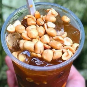 Iced Tamarind Drinks with Peanuts