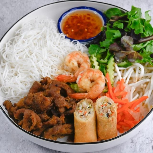 Grilled Pork, Shrimp, and Egg Roll with Vermicelli