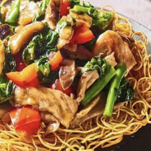 Bird Nest Noodles with Beef - M&igrave; X&agrave;o Gi&ograve;n Với G&agrave;