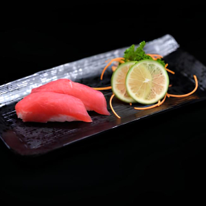 Nigiri thon (2 mcx) / Tuna Nigiri (2 pcs)