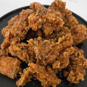 Honey Garlic Boneless Chicken (500g)