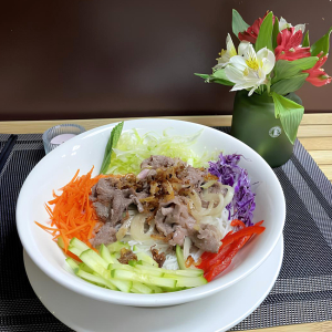 15. Stir-Fried Lemongrass Beef / 15. B&oelig;uf saut&eacute; &agrave; la citronnelle