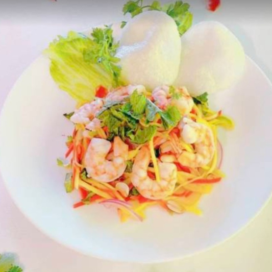 08. Shrimp Mango Salad / 08. Salade de crevettes et mangue