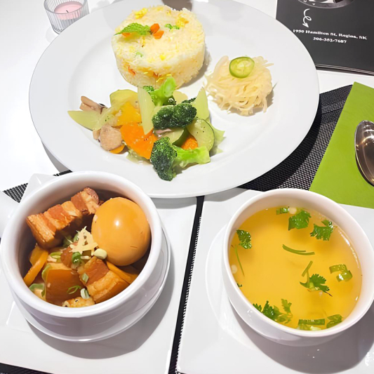 19. Braised Pork with Egg and Ginger / 19. Porc brais&eacute; avec &oelig;uf et gingembre