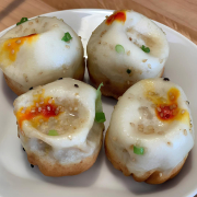 Salted Egg Yolk & Fresh Pork Pan-Fried Buns (4 pcs) 咸蛋黄鲜肉生煎