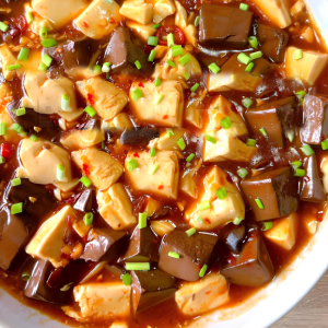Low-Calorie Duck Blood Tofu Hot Pot 低卡鸭血豆腐煲