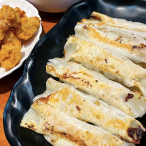 Handcrafted Four-Seas Lobster Meat Potstickers (8 pcs)  手工四海游龙虾肉锅贴 (8个)