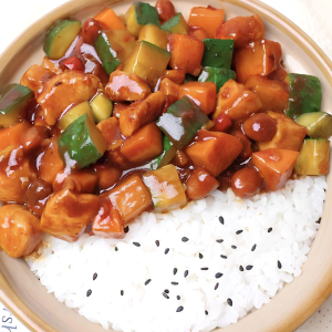 Kung Pao Chicken with Rice and Vegetables 宫保鸡丁饭