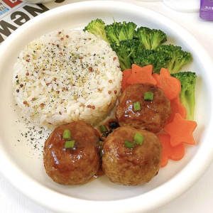 Shanghai-Style Braised Lion&rsquo;s Head Meatballs Rice 本帮红烧狮子头盖饭